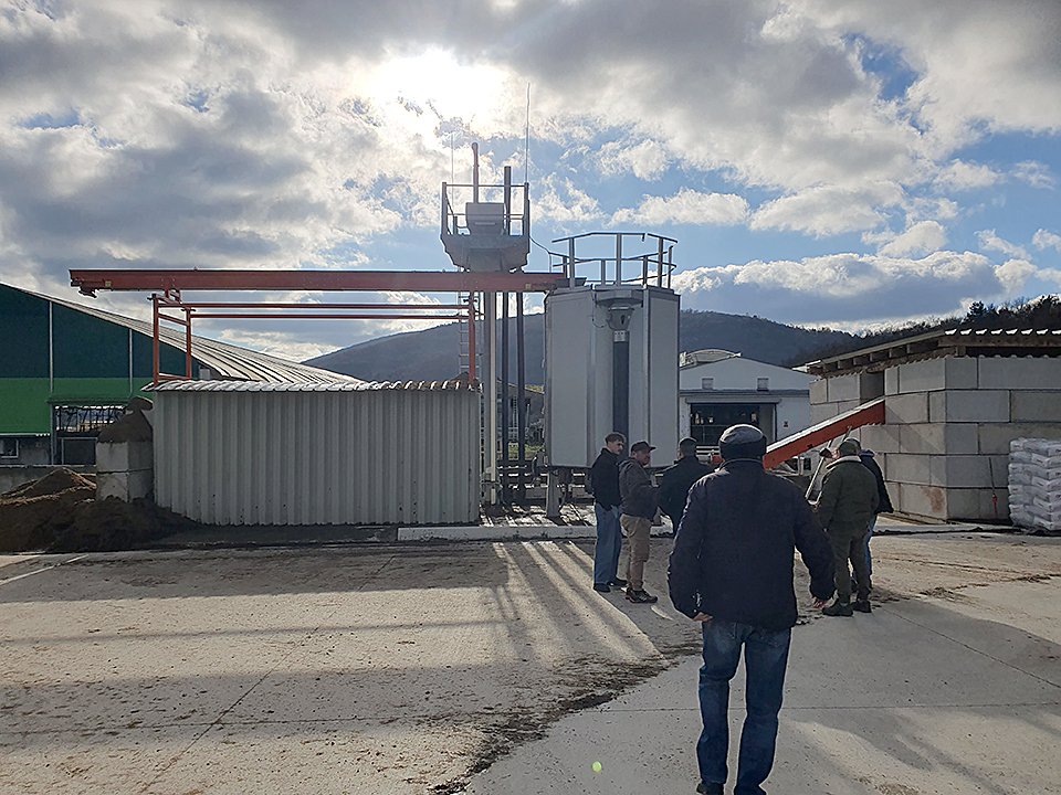 Підстилка для ВРХ із гною